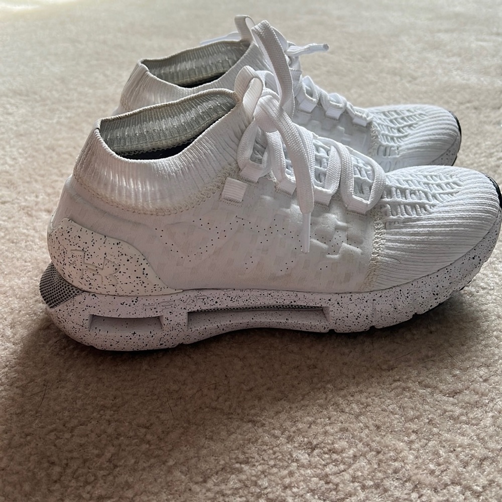 White Under Armour Speedform 2.0 sneakers size 8